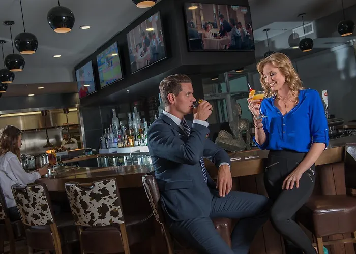 Applause Hotel Calgary Airport By Clique
