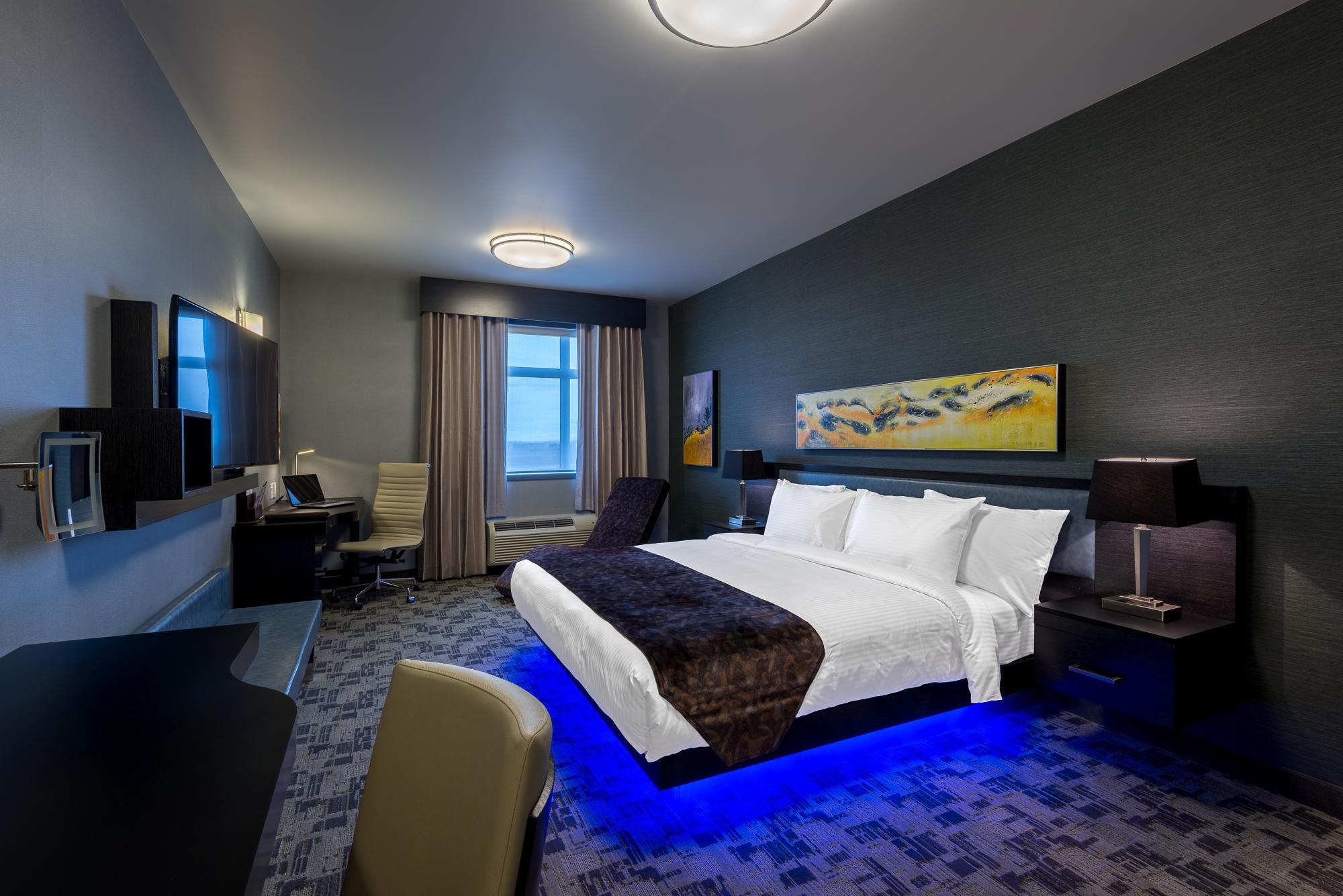 Applause Airport By Clique Hotel