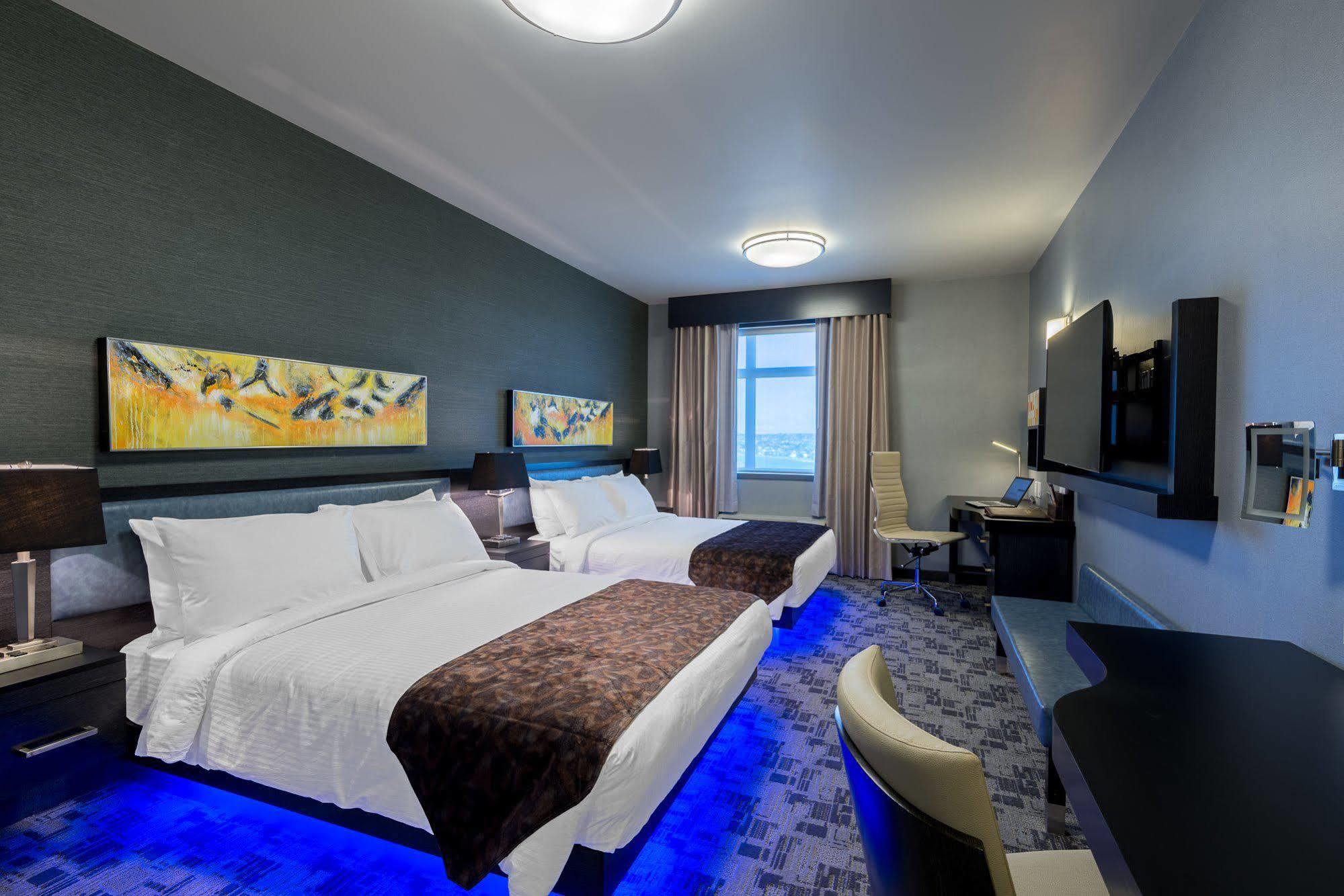 Hotel Applause Airport By Clique 4*
