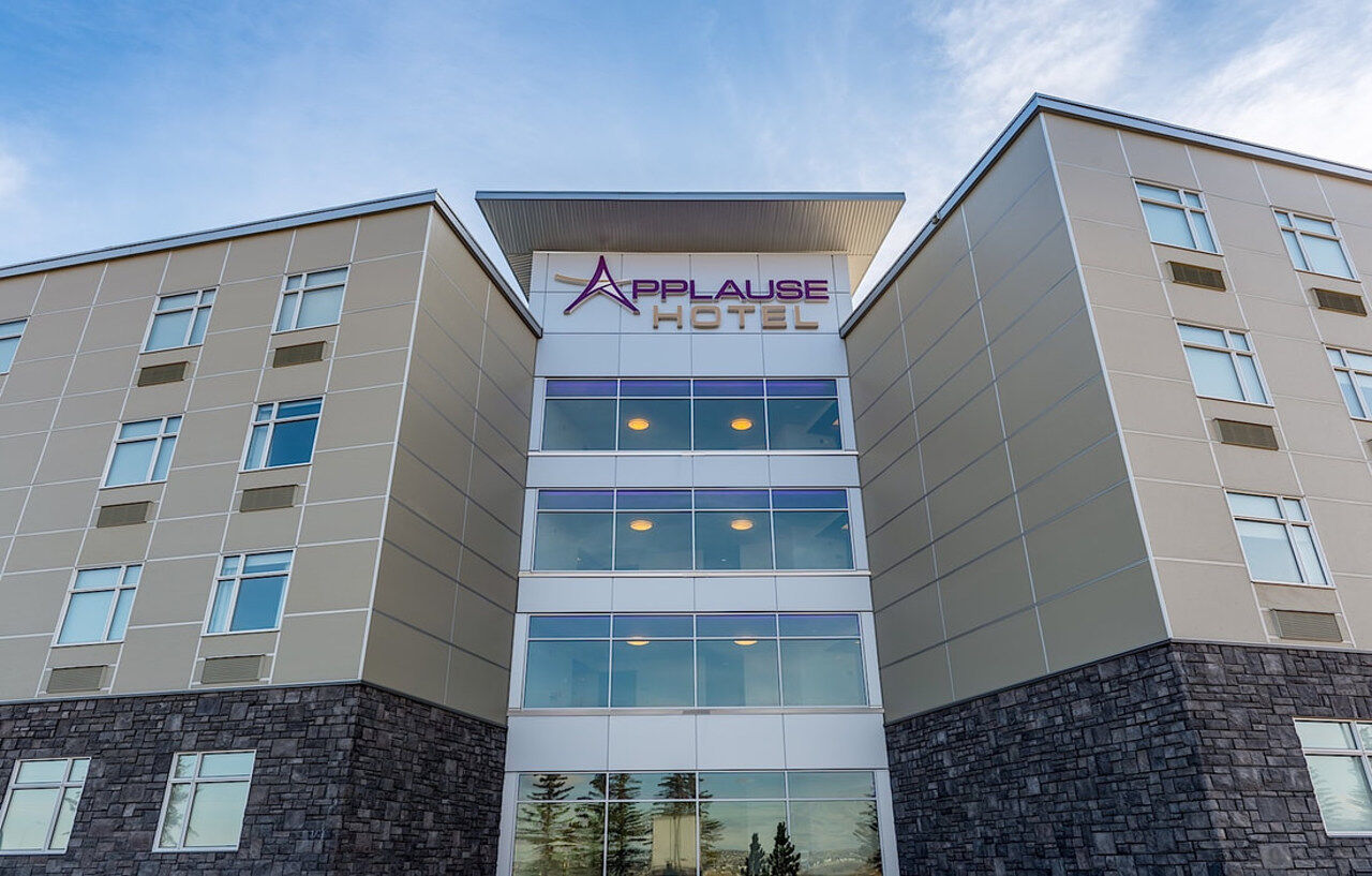 Applause Airport By Clique Calgary