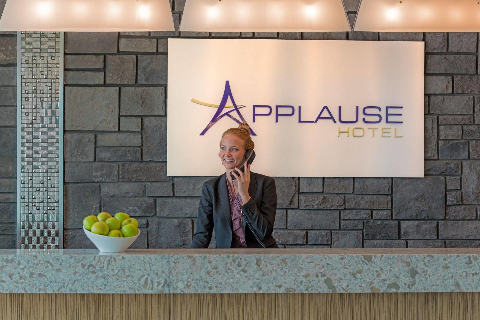 Hotel Applause Airport By Clique 4*